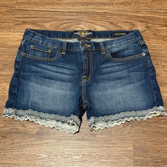 Lucky Brand The Abbey Blue Jean Shorts with Embroidery Hem Details Size 10 / 30 - Picture 1 of 10